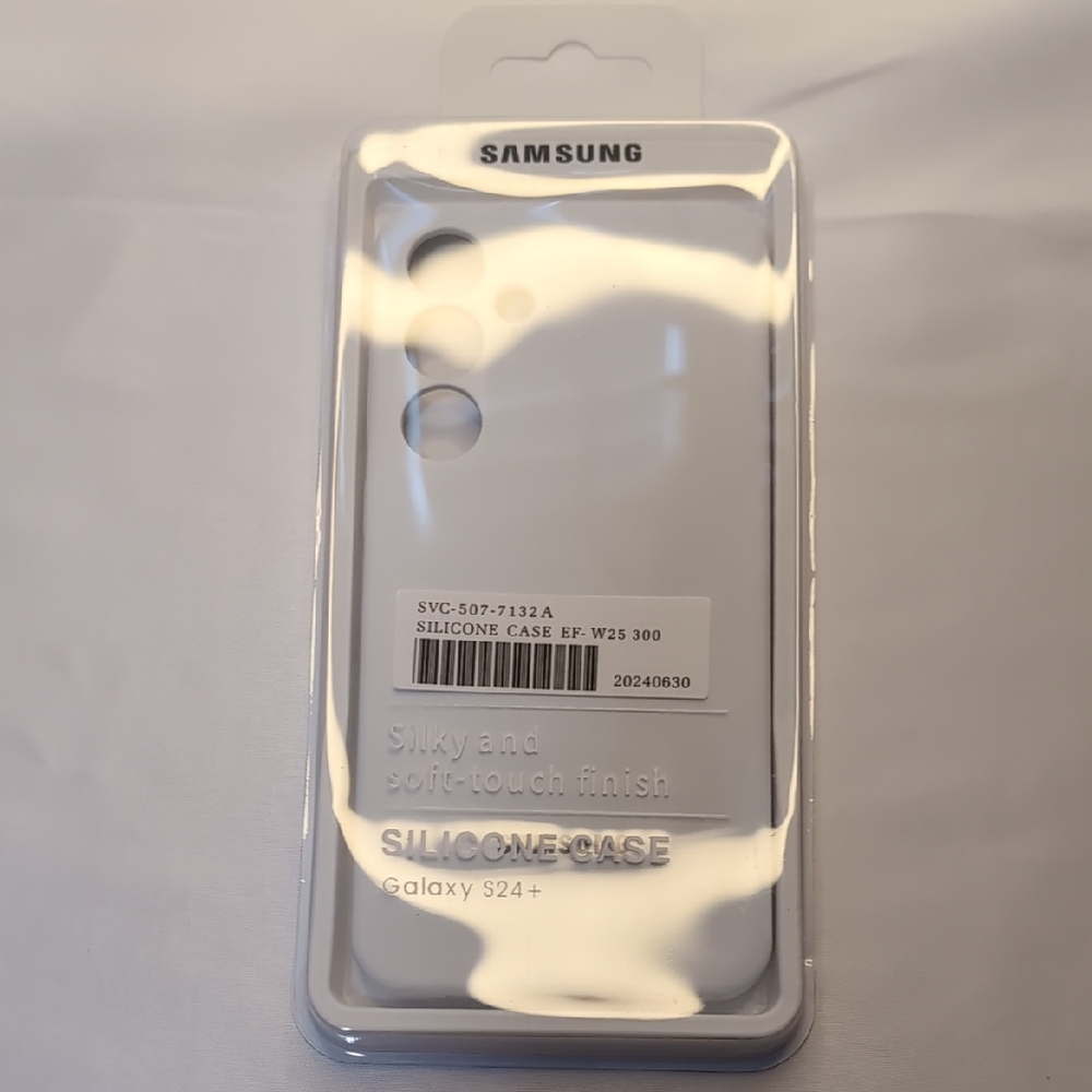Samsung Galaxy S24+ Soft-Touch Silicone Case - Cream